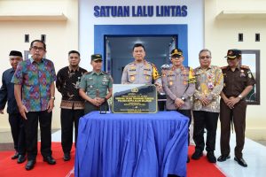 Kapolda Sulsel Kunjungi Polres Kepulauan Selayar, Resmikan Gedung Pelayanan dan Sampaikan Arahan Strategis