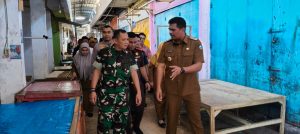 Dandim 1410/Bantaeng Bersama Forkopimda Melakukan Pemantauan Harga Sembako di Pasar Sentral