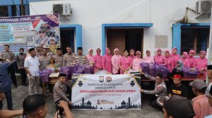 Polri Peduli, Polres Bantaeng Berbagi Takjil pada Masyarakat