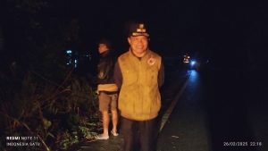 Tiga Warga Nonongan Terjebak Banjir, Sekda Salvius Pasang Respon Cepat ke Lokasi