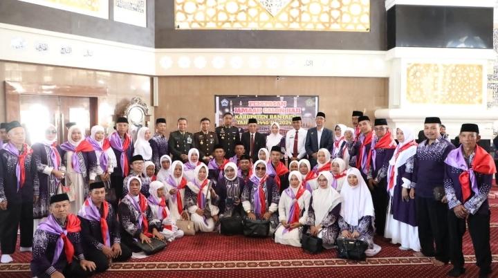 Sekda Bantaeng, Lepas 208 Calon Jamaah Haji Tahun 1445H/2024M.