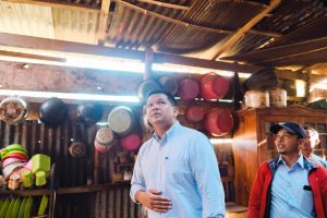 Tinjau Langsung Kondisi Rumah Warga Terdampak Lingkungan, Bupati Bantaeng Siap Beri Bantuan