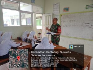 Babinsa Kelurahan Letta Berikan Materi Wawasan Kebangsaan Pada Siswa Mts Nahdlatul Tahwalib Tompong