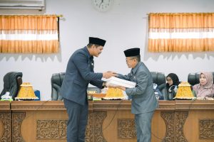 Bupati Bantaeng Uji Nurdin Serahkan RPMJD 2025 – 2029 dan Pertanggungjawaban APBD 2024