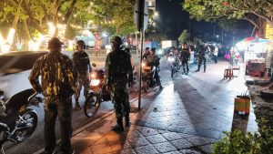 Sinergi di Minggu Malam: Patroli Binter Kolaborasi Jaga Keamanan Warga Bantaeng